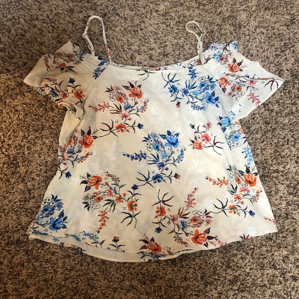 Cold shoulder top